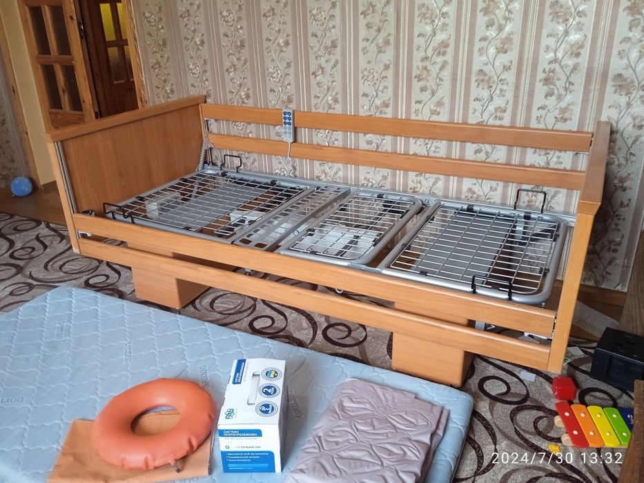 Продається ліжко .