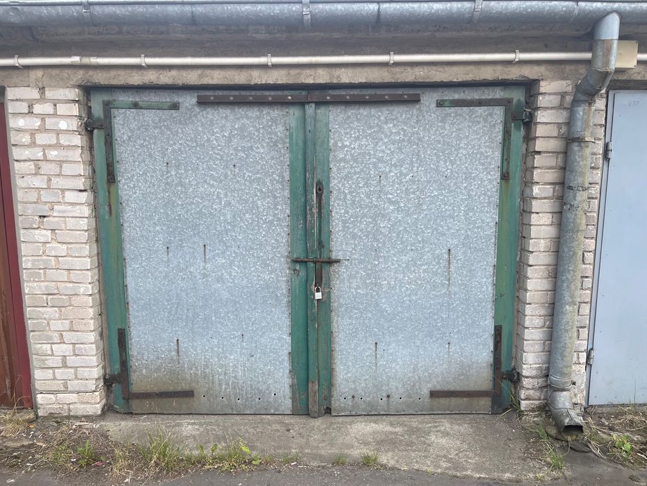 Garaż murowany Woronicza