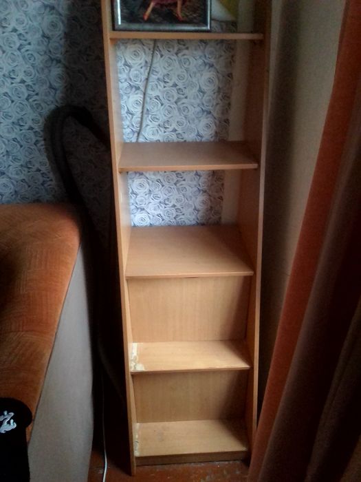 Продам двух ярусну кровать+лесніца зтумбрчками