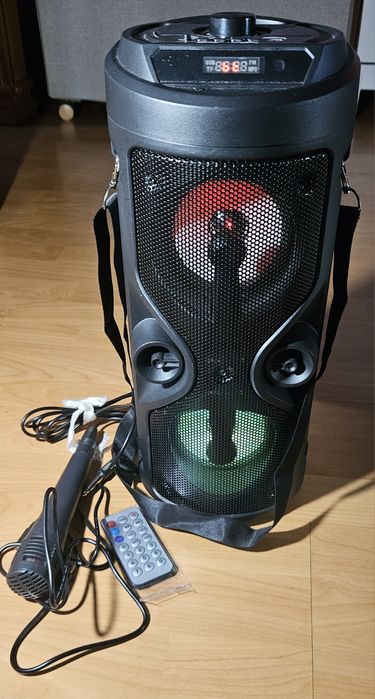 Coluna com microfone e comando64738463336194120