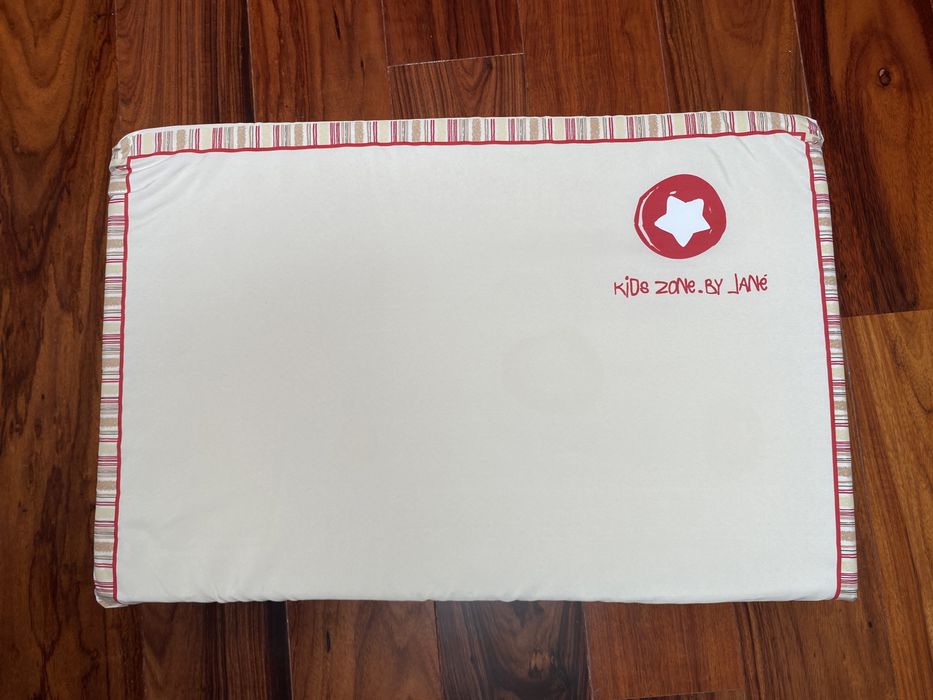 Cama / Berço de Viagem Jane + sobrecolchão - como novo