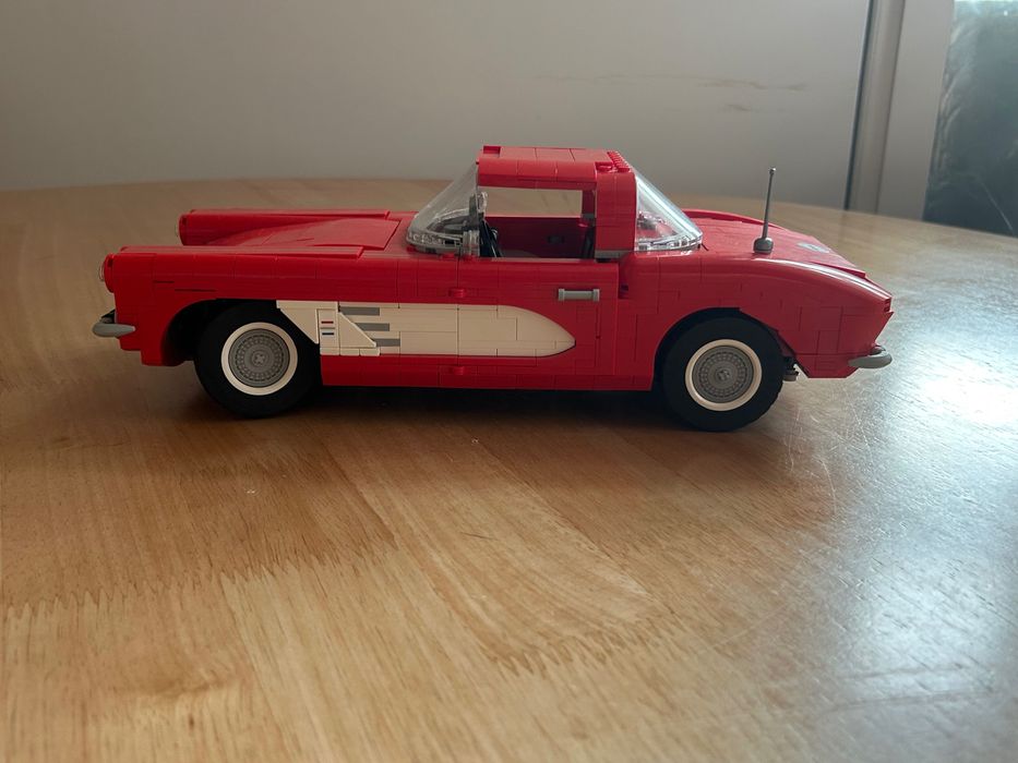 LEGO Icons 10321 Chevrolet Corvette 1961