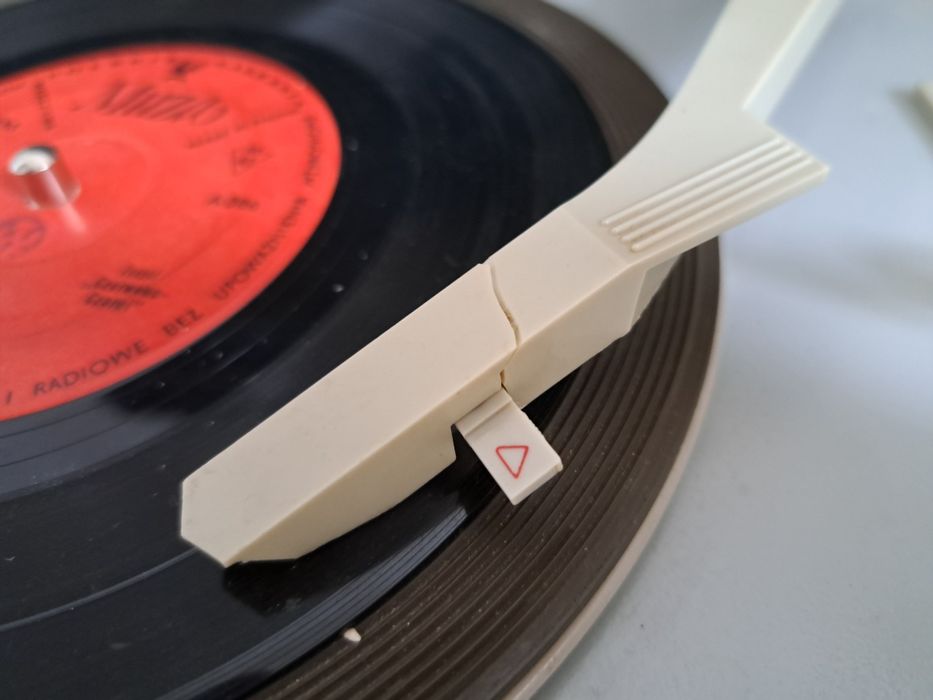 Sowiecki gramofon walizkowy JUNOST 301  - sprawny