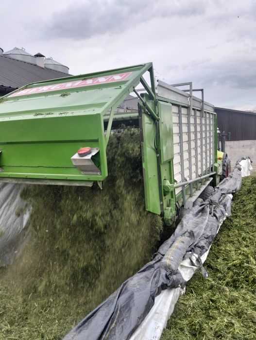 Przyczepa samozbierajaca bergmann shuttle 700s