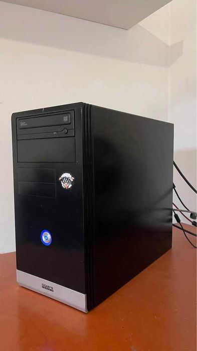 PC Gaming  GTX 1650 de 4GB, 16GB de RAM e SSD de 238GB.