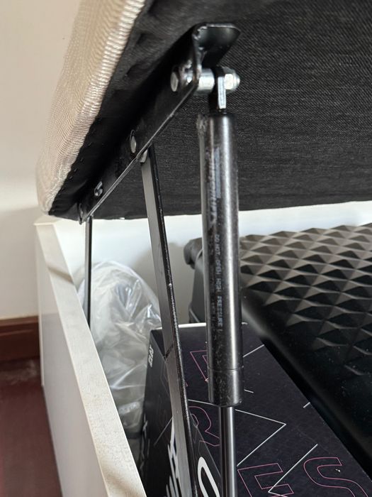 Cama com arrumação / Sommier 200x160