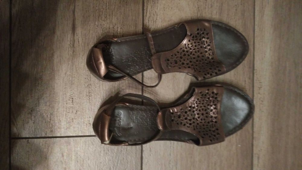 Damskie sandały brązowe Clarks 38