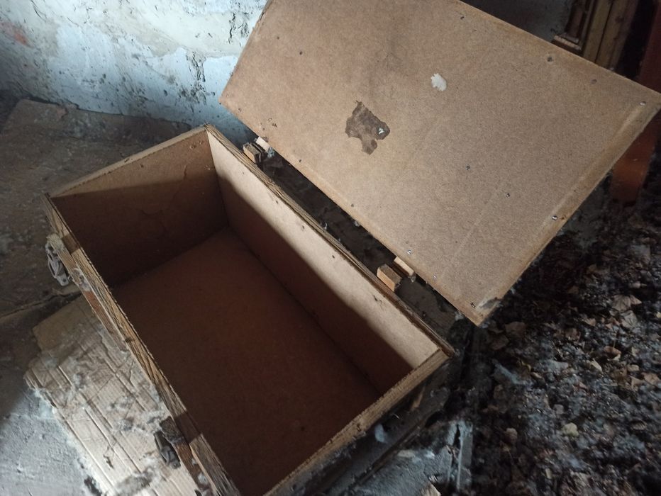 Ящик дерев'яний з замками