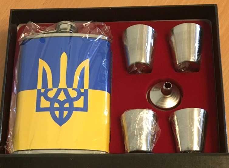 Фляга в наборі пoдарункова колекція 
 в  упаковці.
