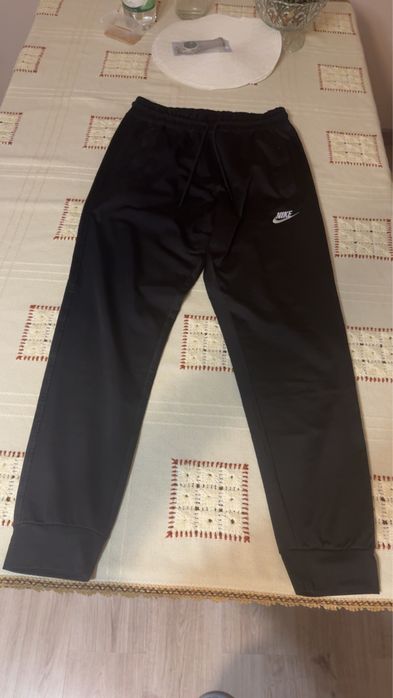Dlugie slodnie nike, kolor czarny