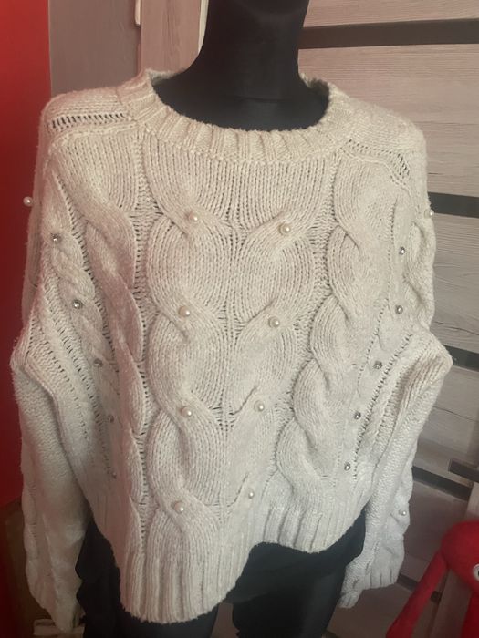 Piękny sweter z perełkami s/m 36/38