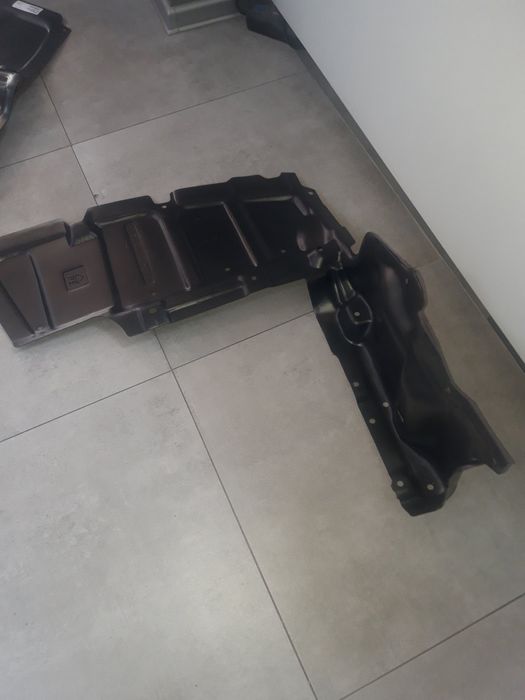 Защита двигателя Тойота Авенсис 2008 год. Новая