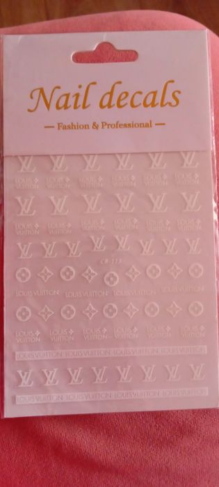 Naklejki nowe lovis Vuitton  na paznokcie