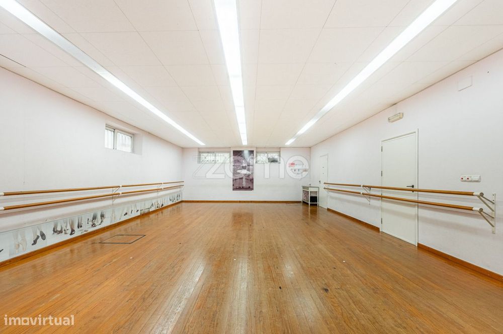 Espaço comercial para arrendamento — Rua de Diu, Braga
