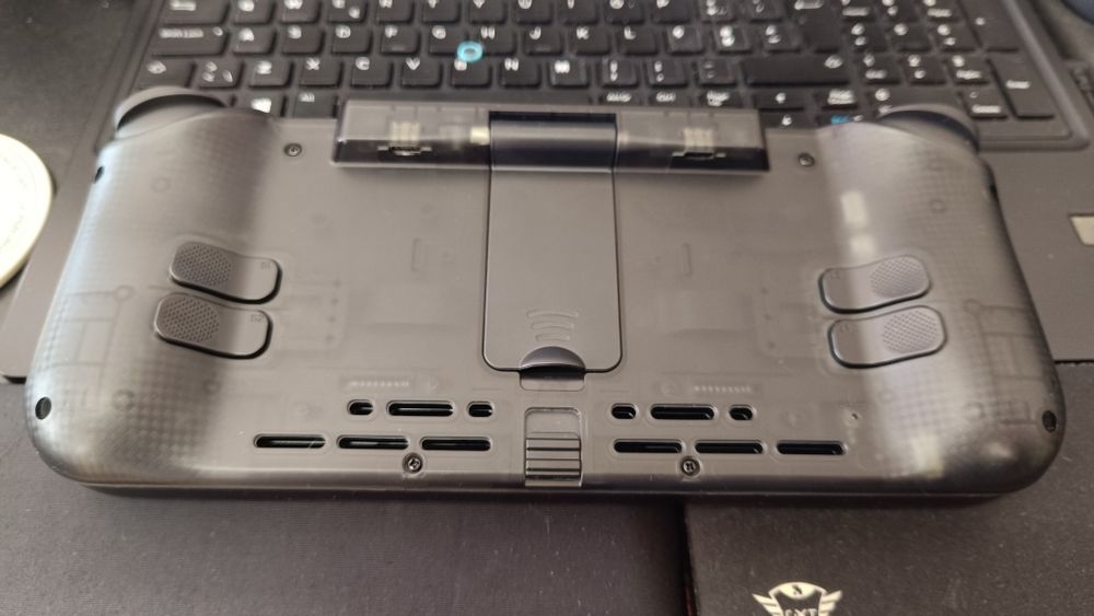 Comando STORM estilo Nitro Deck para Nintendo Switch