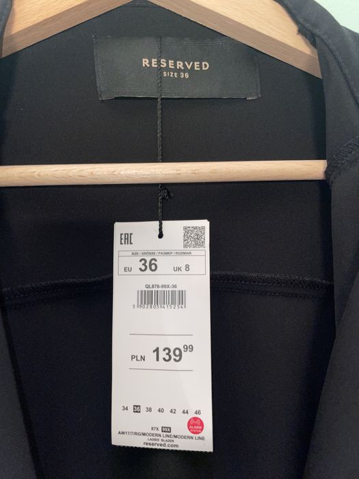 Czarna cienka narzutka Reserved