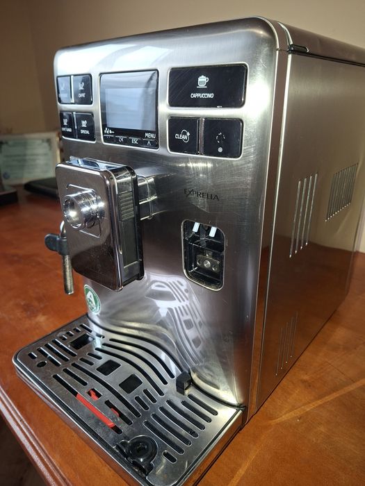Кофеварка Saeco Exprelia