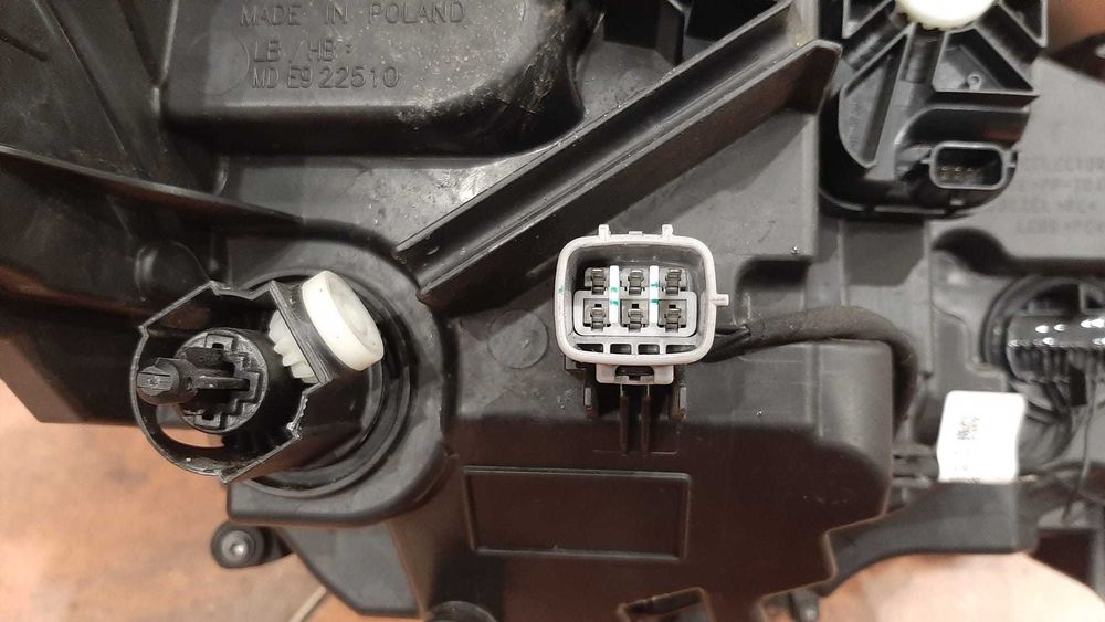 toyota corolla E21 full led lewy