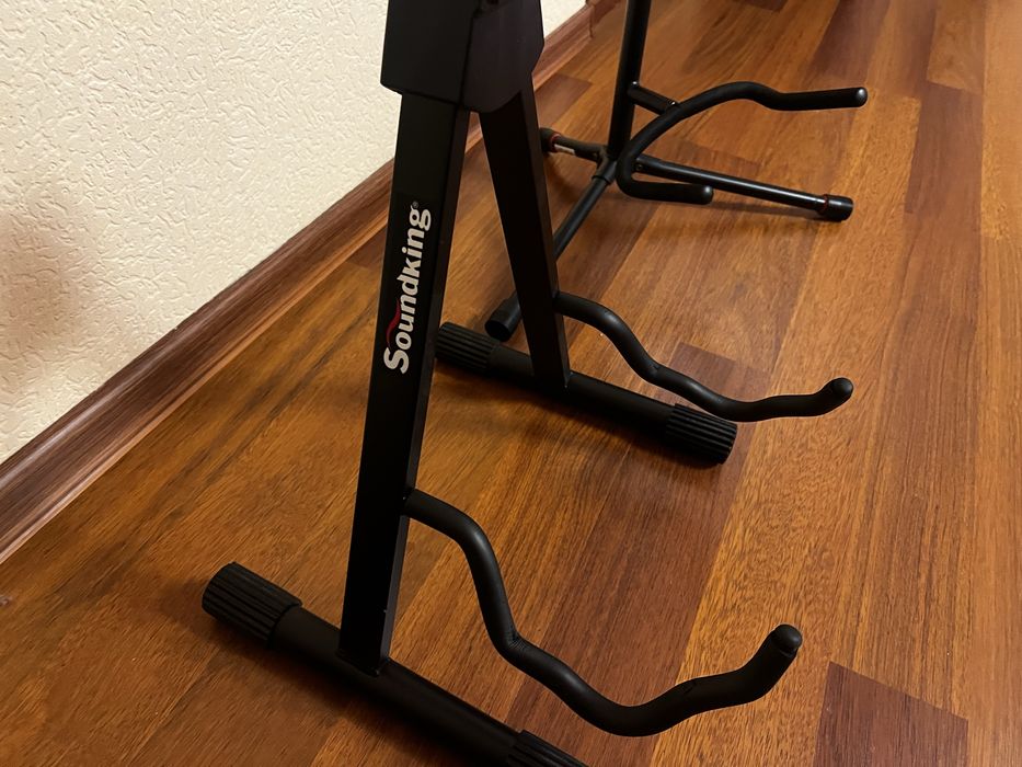 Підлогова стійка для гітари(SoundKing)