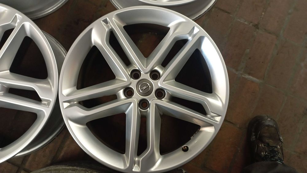 Felgi Aluminiowe 19 5X105 OPEL ET38