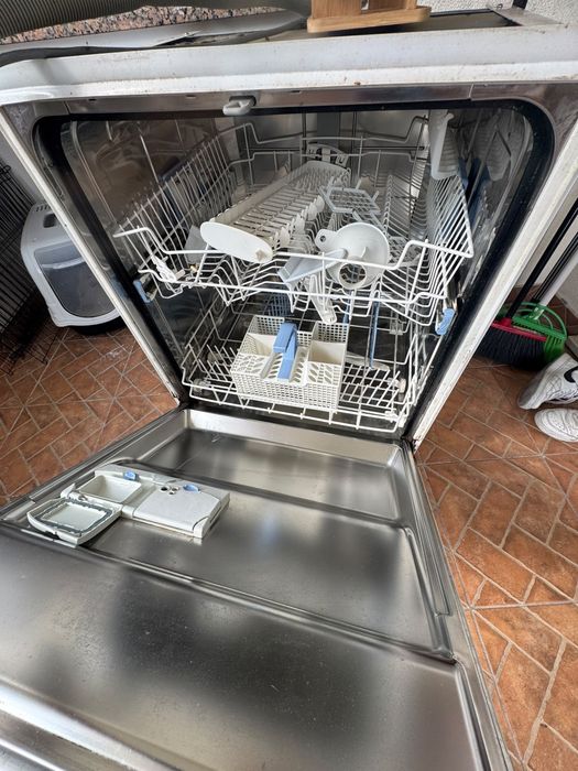 Maquina de loica whirlpool a funcionar