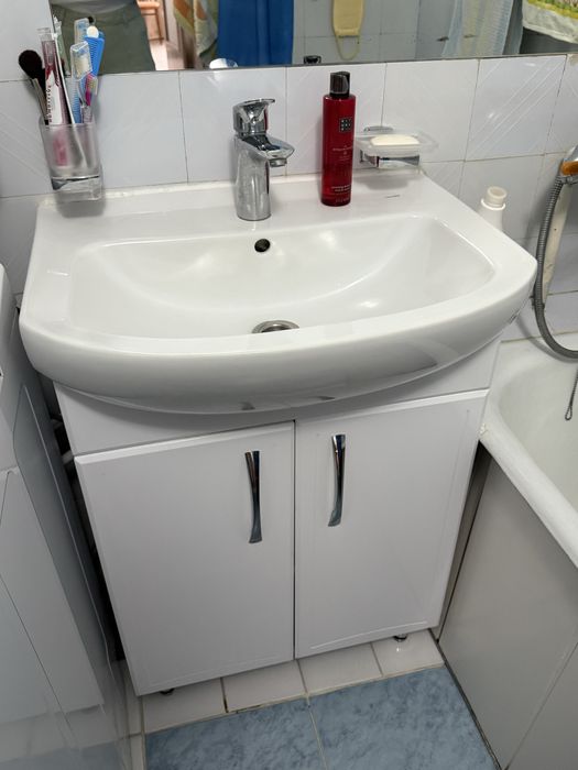 Кран AM.PM + раковина с тумбой шкафчиком в ванную комнату