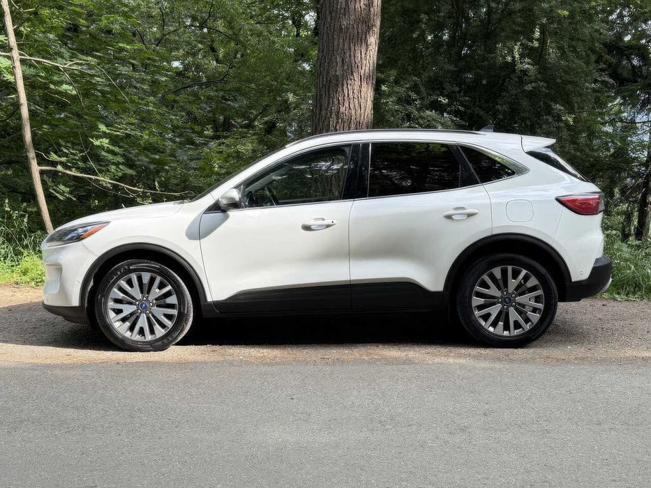 Ford Escape Titanium      2022