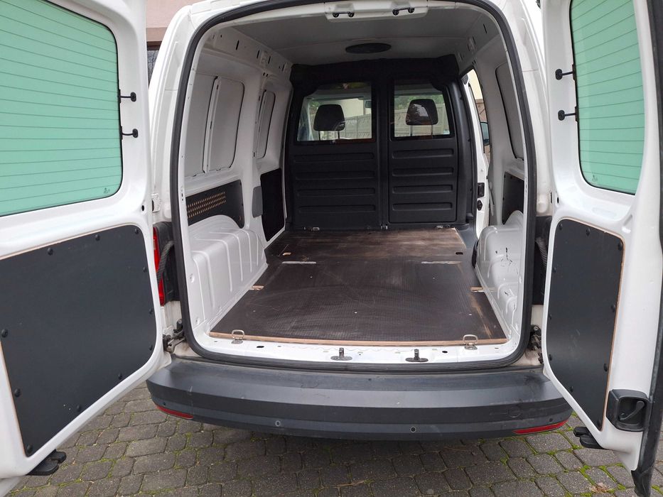 Śliczny Volkswagen Caddy Long 2017 Rok