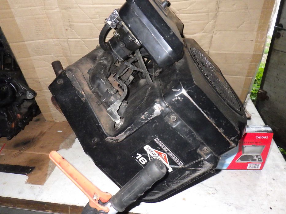 Silnik Briggs & Stratton 16 HP 2 Cylindrowy 2 x Twin Oryginalny-Czesci