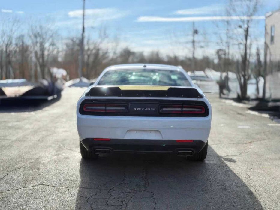 Dodge Challenger RT      2020