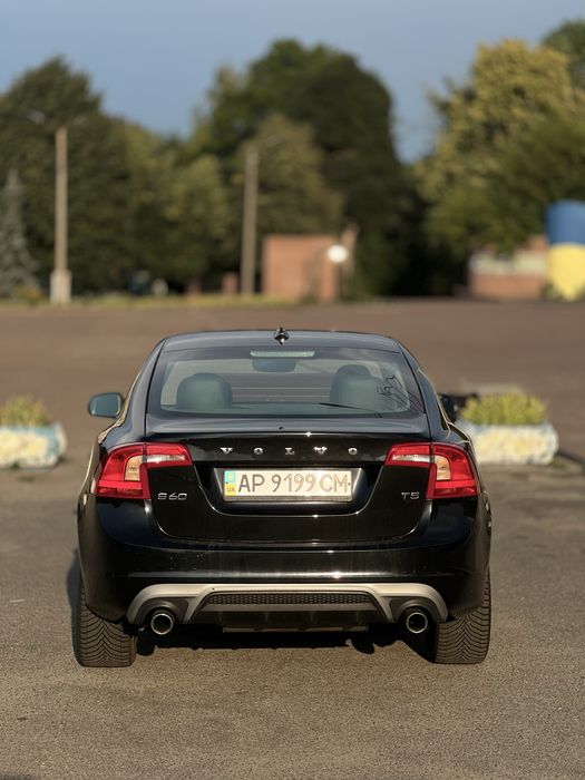 Volvo S60 T5.