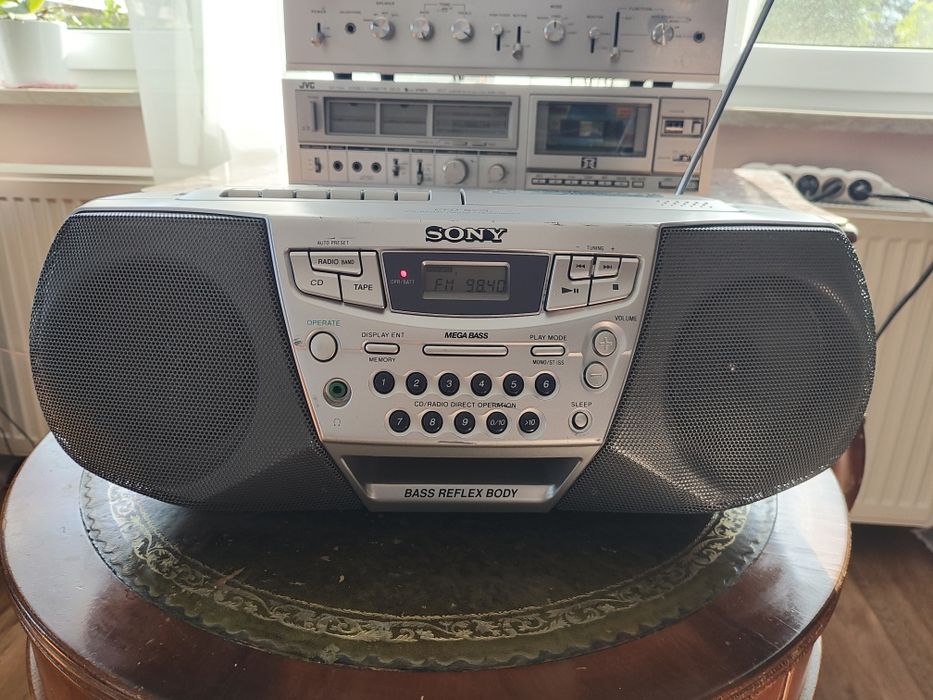Radiomagnetofon SONY z CD