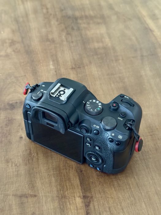 Vendo Camera canon R6 em otimo estado