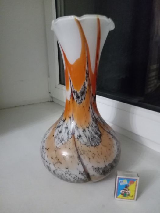 Ваза винтажная, очень красивая.