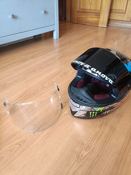 Capacete SHARK com 2 viseiras