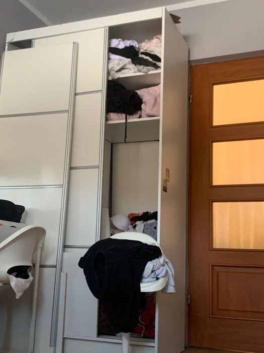 Szafa biała przesuwana