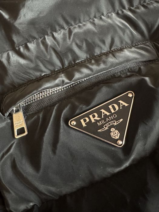 Пуховик/Куртка Prada