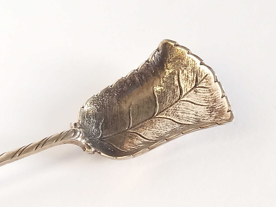 Łyżeczka, szufelka do cukru, srebro 800, pocz. XX w.