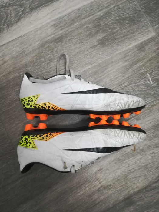 Chuteiras hypervenom