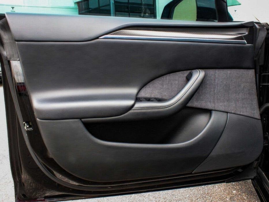 Tesla Model S      2022