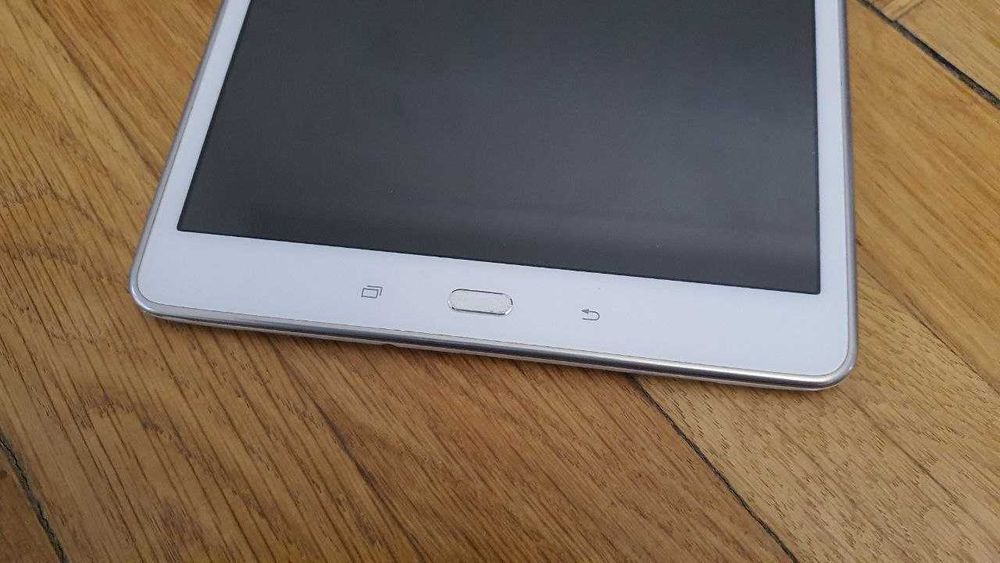 Samsung Tab A T550 16Gb 9.7" Не працює!