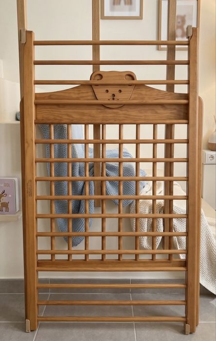 Cama de Grades / Berço de Bebé em Madeira Maciça - Marca Sobrinca (Ursinho)