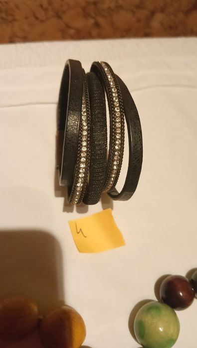 Naszyjniki i bransolety