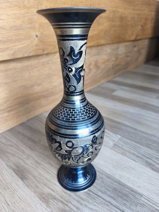Wazon mosiężny indyjski, wysokość 29 cm