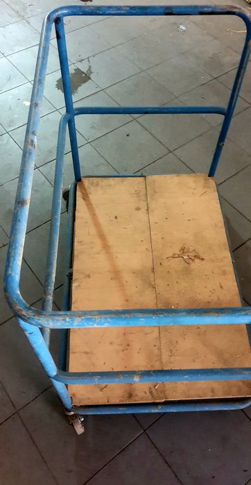 Carrinho de armazenamento