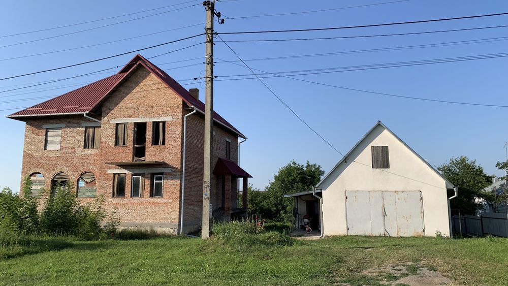 Будинок гарного планування і з чудовим розташуванням