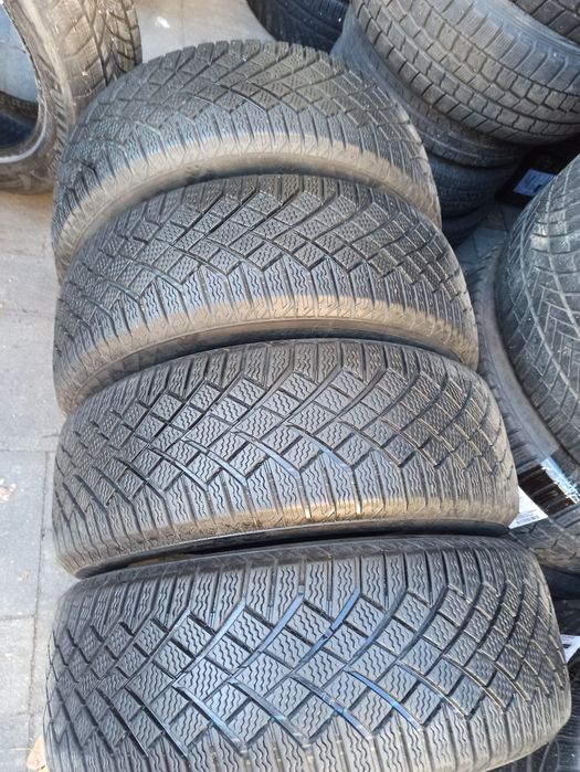Зимняя резина 215/60 R17 Continental Viking Contact 7