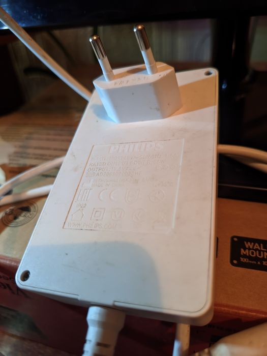 Монитор 21.5" LG Flatron Ips224ta FullHD не включается