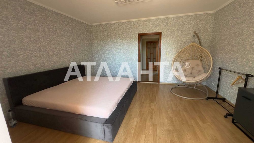 Просторный дом у моря, Фонтанка