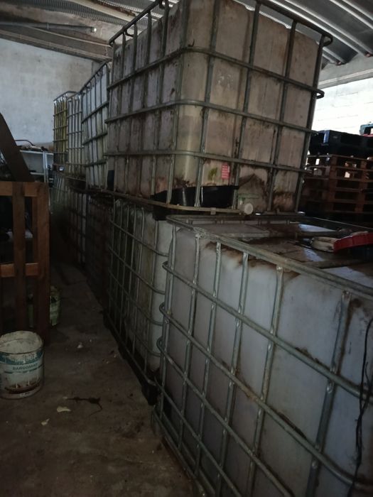 Vendo bidões de 1000L e 1500L